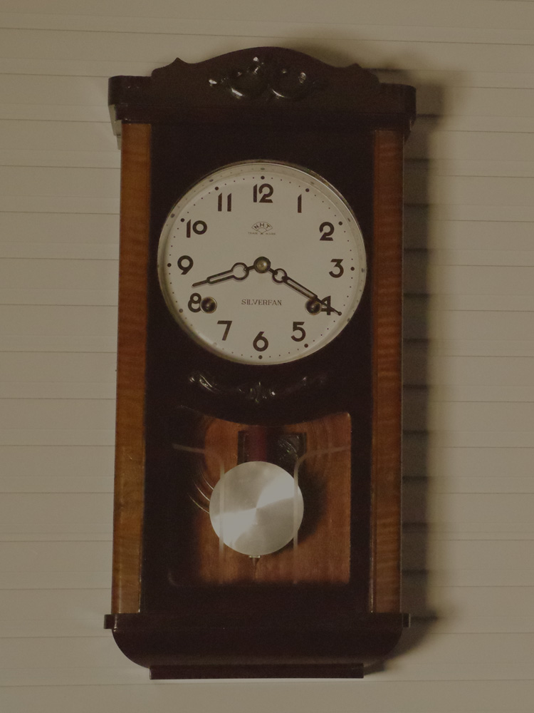 堀田時計店製の掛時計